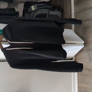 Black cropped gap hoodie sweatshirt